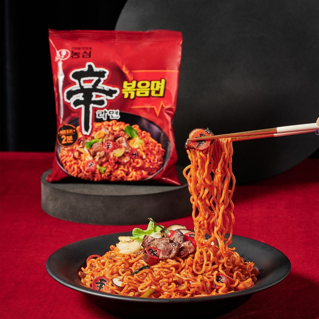 Nongshim Shin Ramyun Stir-fry o smaku grzybów i papryki