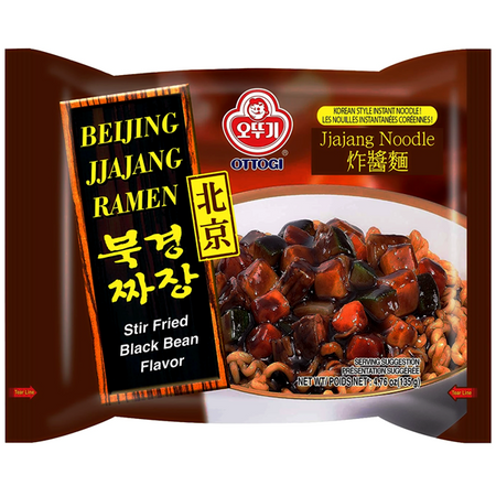 Makaron Beijing Jjajang Ramen z sosem z czarnej fasoli 135g - Ottogi