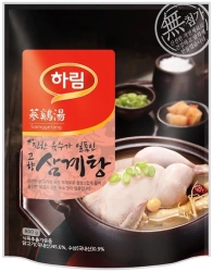 Zupa Samgyetang z żeń-szeniem, jujube i całym kurczakiem nadziewanym ryżem 800g - Harim