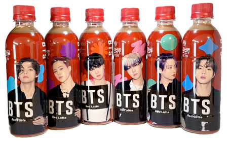 BTS Hot Brew Coffee Red Latte, blend kawy i herbaty z mlekiem, bez cukru 350ml - Hy Yakult