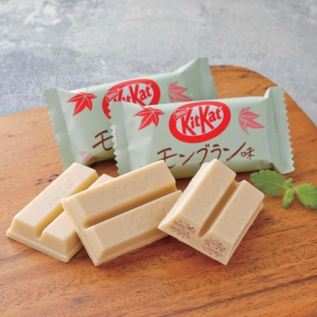 KitKat Mini Mont Blanc o smaku deseru z kasztanami i bitą śmietaną, torebka 10 sztuk (116g) - Nestlé